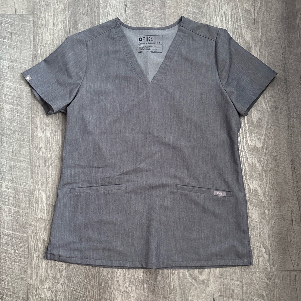 FIGS Casma Three-Pocket Scrub Top